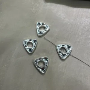 Perline distanziatrici triangolari in argento tibetano per gioielli fai da te, metallo vintage.