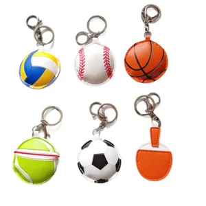 Set van sportballen sleutelhangers van leer, leuke hangers voor tassen en sleutels.
