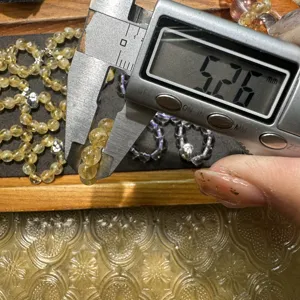 Cuentas de cristal de cuarzo citrino natural que miden 5.26mm para la fabricación de joyas DIY.