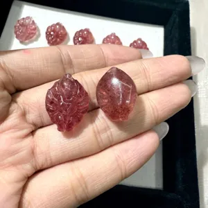 Natürlicher Erdbeerquarz Neunschwänziger Fuchs Schnitzen DIY Anhänger Lose Perle Durchgehendes Loch Kristall Schmuck Zubehör Geschenk