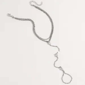 Silbernes mehrschichtiges Handkettchen Sklavenarmband mit Strass für Damen Schmuck.