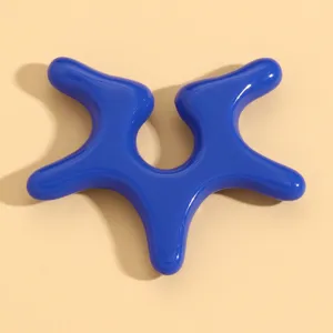 Blaue flüssige Stern Ohrklemme für Damen, trendiger avantgardistischer Clip Ohrring Schmuck.