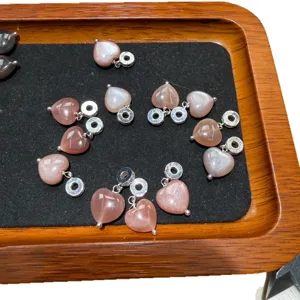 Natürlicher Kristall Herzform Mondstein Anhänger Schmuck Zubehör Großhandel lieferung.