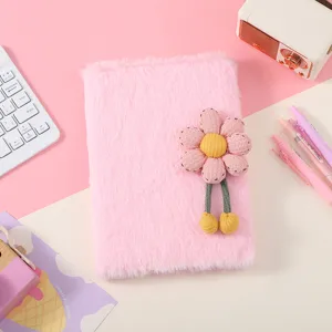 Simpatico diario tascabile soffice rosa con girasole in peluche 3D, ideale per studenti.