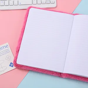 Quaderno in peluche rosa soffice con pagine rigate diario carino cancelleria studio.