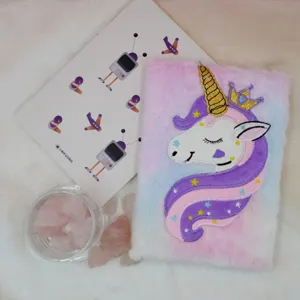 Quaderno unicorno in peluche carino per ragazze, diario soffice con corona glitterata ricamata