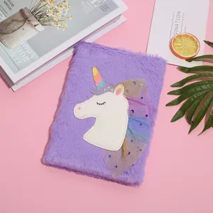 Simpatico taccuino in peluche viola con unicorno e corno arcobaleno per ragazze studenti.