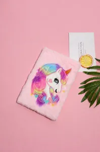 Rosa flauschiges Einhorn Notizbuch mit süßem Stickdesign, ideal für Schule und Tagebuch.