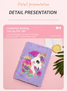 Nahaufnahme Detail des flauschigen Einbands eines Einhorn-Notizbuchs mit bunter Stickerei.