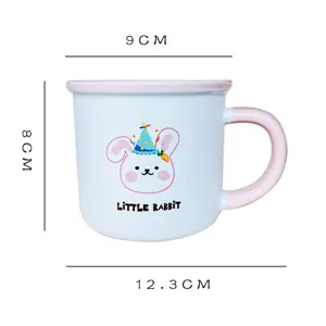 Taza de cerámica bonita con estampado de conejo y asa rosa, ideal taza de leche para desayuno.