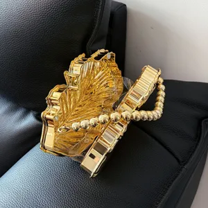 Metallische goldene Muschel Abendtasche mit Perlenhenkel, Luxus Vintage Acryl Clutch.