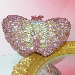 Exquisites Kristall Schmetterling Abendtasche Detail, glitzerndes Strass Design für Party.