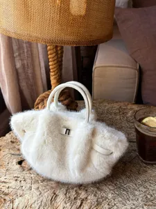 Chice weiße flauschige Plüsch Handtasche Winter Kunstfell süße Umhängetasche Damen Modestil
