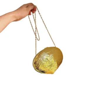 Elegante goldene Muschel Acryl Abendtasche mit Kettenriemen Umhaengetasche fuer Damen