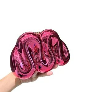 Glänzende metallische rosa Acryl unregelmäßige Clutch Tasche, elegante Abendtasche für Frauen.