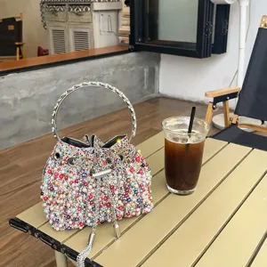 Bolso cubo de perlas minimalista francés bolso de hombro con cordón de diamantes de imitación