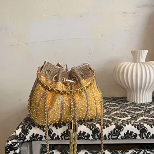 Bolso cubo de perlas chic minimalista francés, elegante bolso cruzado con pedrería fina.