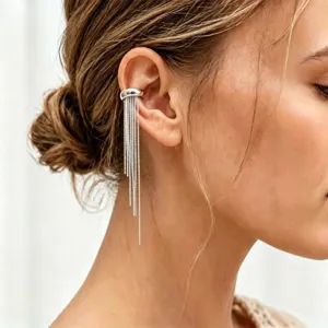 Langer Ketten-Ohrclip, ohrringloser Edelstahl C-Bogen minimalistischer Ohrschmuck Detail.