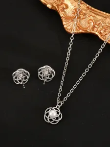 Zilveren holle bloem parel ketting oorbellen set, elegante sieraden voor dagelijks gebruik.