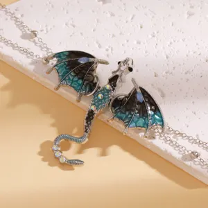 Cadena de cintura de dragón plateada con alas de esmalte azul y pedrería brillante para mujer.