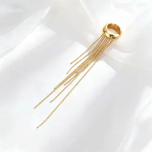 Goldener Edelstahl langer Quasten Ohrklinker mit Kettendetail minimalistischer Stil Schmuck