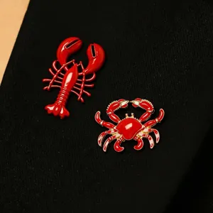 European American Beach Ocean Resort Style Zinc Alloy Drip Oil Red Lobster Crab Animal Brooch Pin Fashion Jewelry Gift