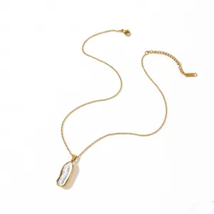 Collier en acier inoxydable doré avec pendentif blanc géométrique, bijoux chic français.