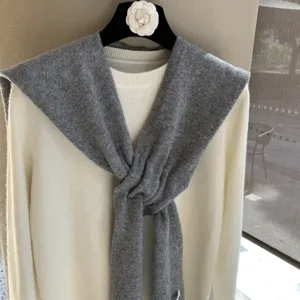 Ensemble châle en tricot de laine mérinos et pull blanc, écharpe d'épaule douce femme.