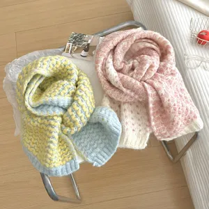 Bufanda de invierno de punto grueso para mujer, calentador de cuello suave y cálido con diseño moderno.