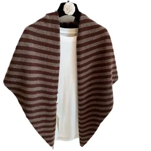 Chal triangular de punto a rayas marrones poncho de superposicion de invierno chic