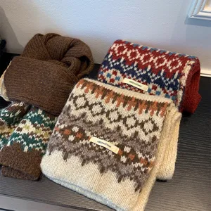 Fair Isle knit scarf for women, Korean style thickened warm winter shawl and neckerchief.