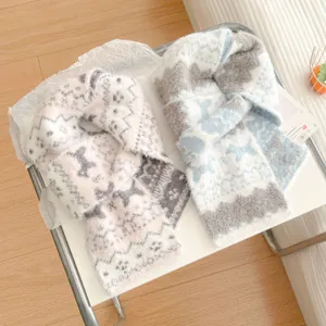 Cute fuzzy knit scarf for women, winter warm neck warmer with classic cartoon pattern.