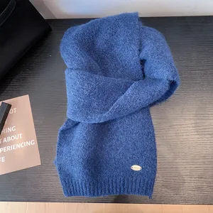 Bufanda de invierno de punto azul cálida y gruesa para mujeres y hombres, accesorio suave y acogedor.