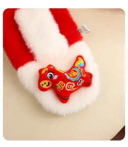 Écharpe en peluche rouge et blanc pour enfants cache-cou d'hiver avec broderie de cheval