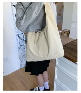 Large capacity casual canvas shoulder bag tote bag for women daily commuting style
