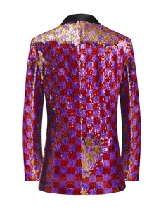 Rückseitiges Detail des Herren rot-lila-goldenen Pailletten-Blazers für Bühnenauftritte.
