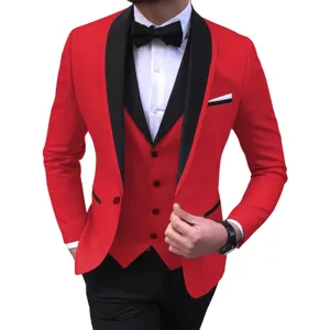 Herren Slim Fit roter Anzug dreiteilig mit schwarzem Schalkragen für Business Hochzeit.