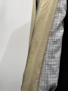 Giacca casual da donna vista principale con chiusura a cerniera e fodera a quadri