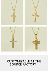 Detailansicht der eleganten Titanstahl Kreuz Halskette funkelnden mit schönen Zirkonia.