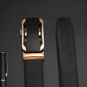 Men's automatic buckle leather belt, classic black leather strap with stylish metal buckle.