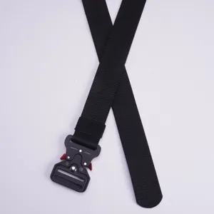 Resistente cintura tattica da uomo in nylon con fibbia in metallo a sgancio rapido.
