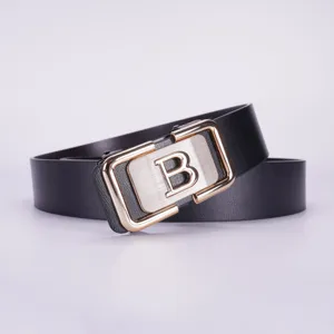 Cintura da uomo in pelle con fibbia automatica e design con lettera B in metallo casual.