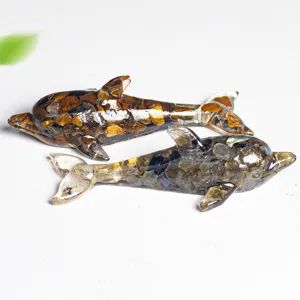 Statuette de dauphin en résine de cristal naturel avec des éclats de pierres décor