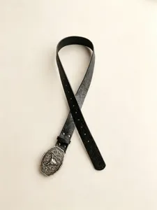 Ceinture en cuir synthétique gaufré rétro style western avec boucle métal pour hommes mode.
