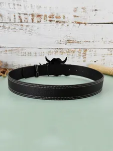 Westlicher Cowboy Ledergürtel mit Stierkopf Schnalle und weißer Naht für Damen und Herren.