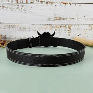 Westlicher Cowboy Stierkopf schwarzer Ledergürtel Vintage Punk Stil mit weißer Naht für mode