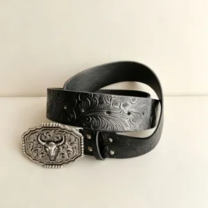 Ceinture homme style western vintage en similicuir avec boucle taureau métal, ceinture gravée.