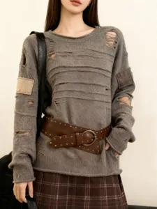 Ceinture large cloutée style punk pour femmes, accessoire rétro tendance pour jeans et robes.