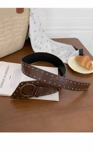 Ceinture large cloutée style punk pour femmes, accessoire de corsage en cuir tendance.