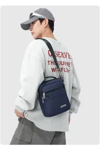 Herren lässige Nylon Umhängetasche Mehrschichtige Schultertasche für Pendeln und Reisen.
